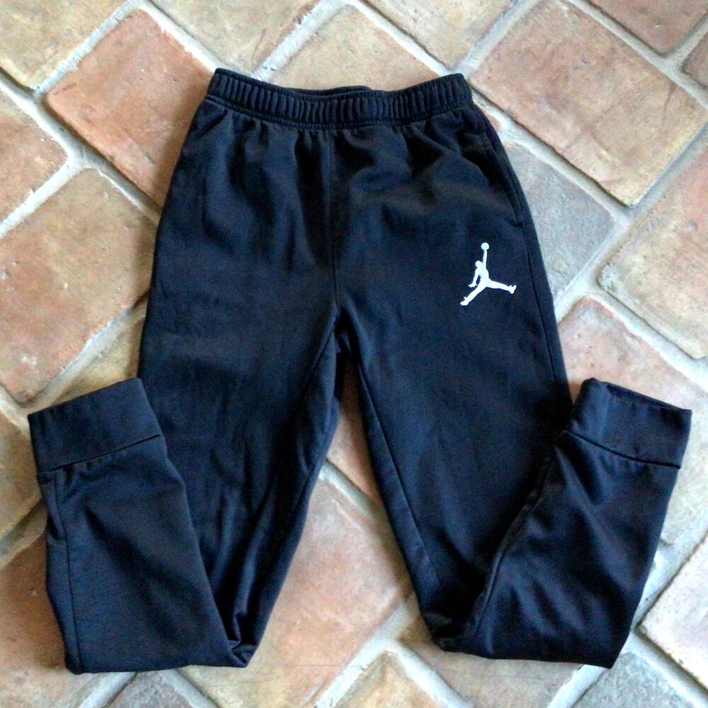 Black Air Jordan Therma Fit Youth Fleece Lined Sweatpants Sz L (12-13 yrs )